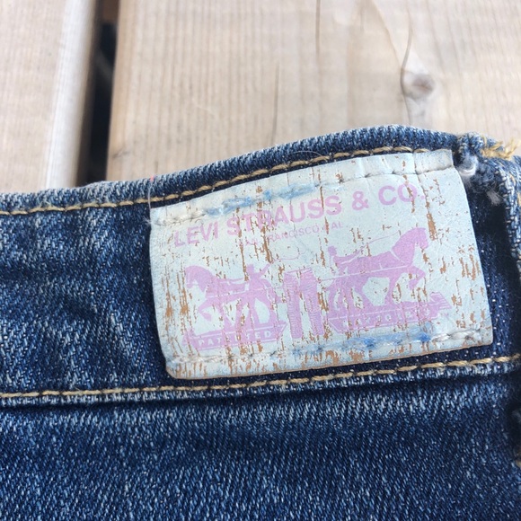 Levi’s Slim Straight Butterfly Embroidered Jeans - Picture 5 of 6